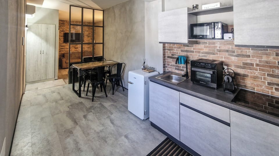 Condo | Private kitchen