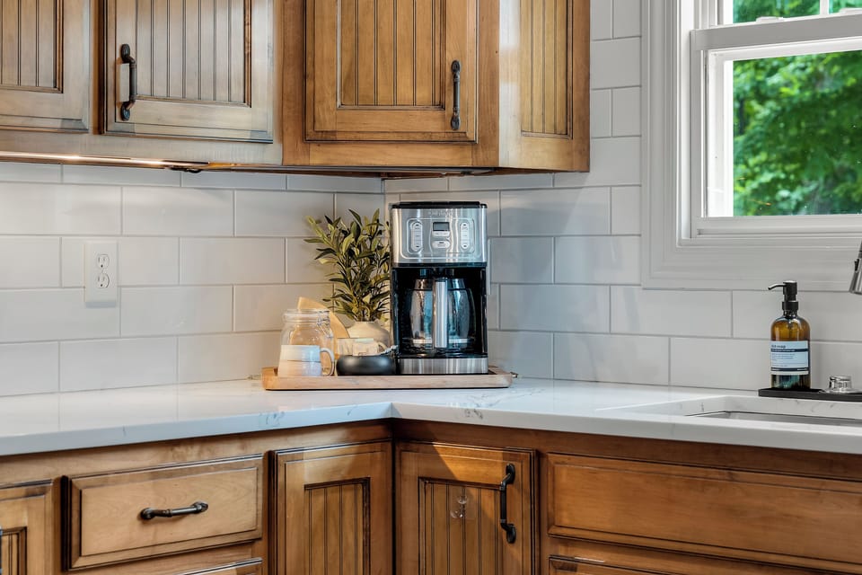 Start each morning with fresh coffee before heading to the lake. Keurig, French press, and electric kettle also available.