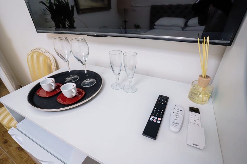 Deluxe Double Room | Television