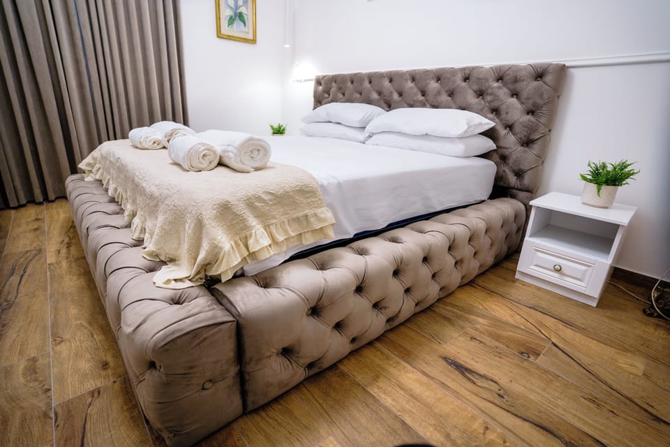 Deluxe Double Room | Iron/ironing board