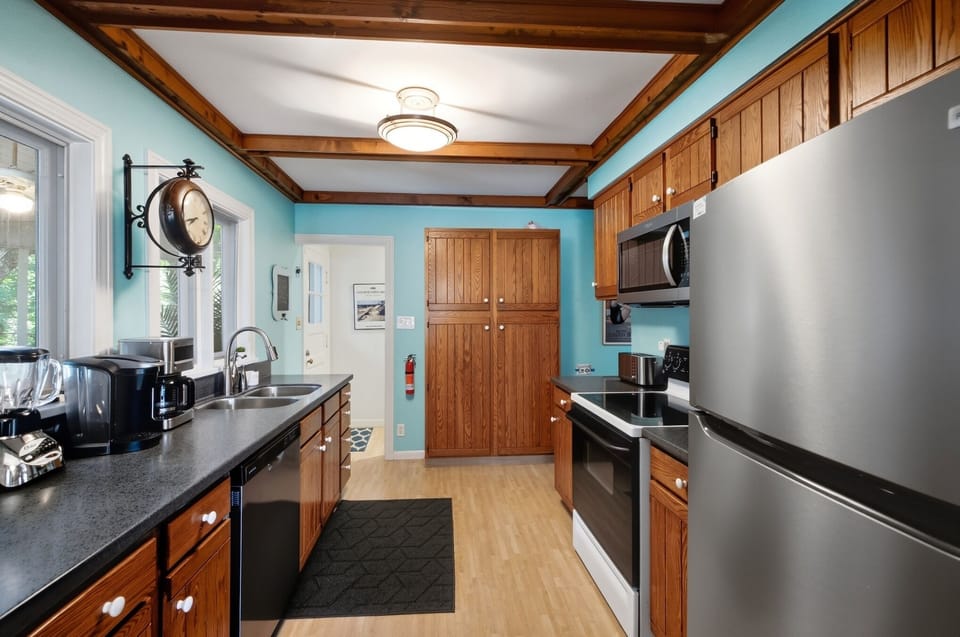 Plenty of counter space, full-size appliances, and everything you need to keep your crew fed between beach and pool days