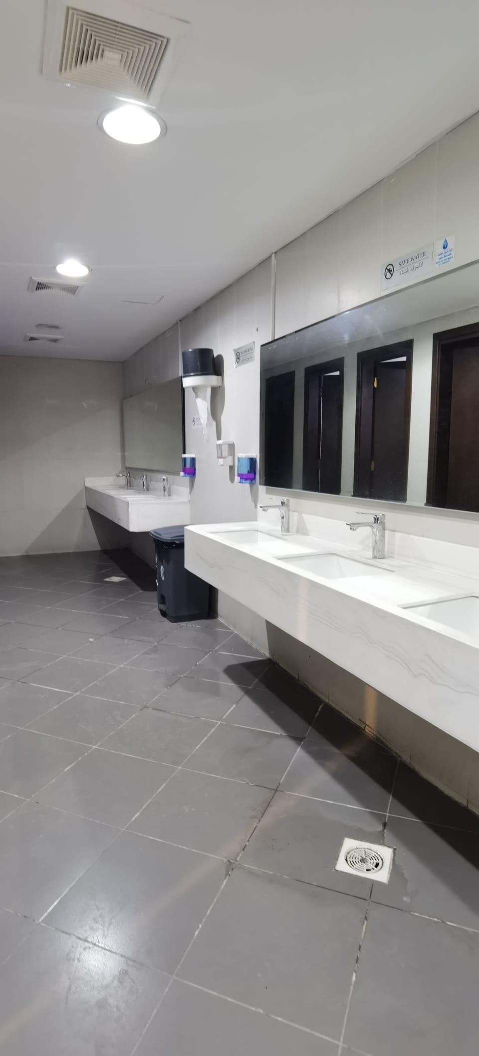 Basic Quadruple Room | Bathroom | Free toiletries, hair dryer, soap, shampoo
