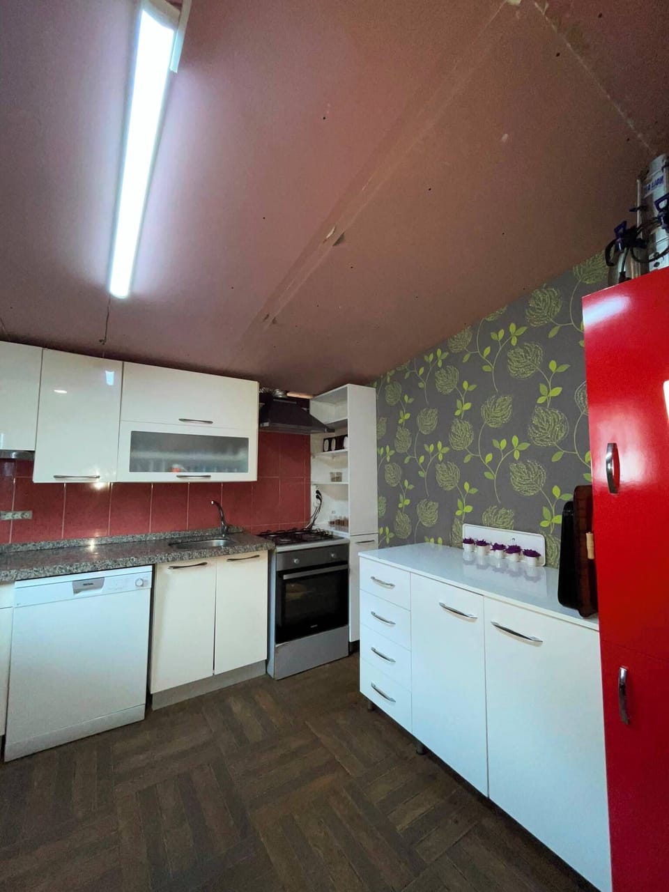 Deluxe Room, City View | Private kitchen