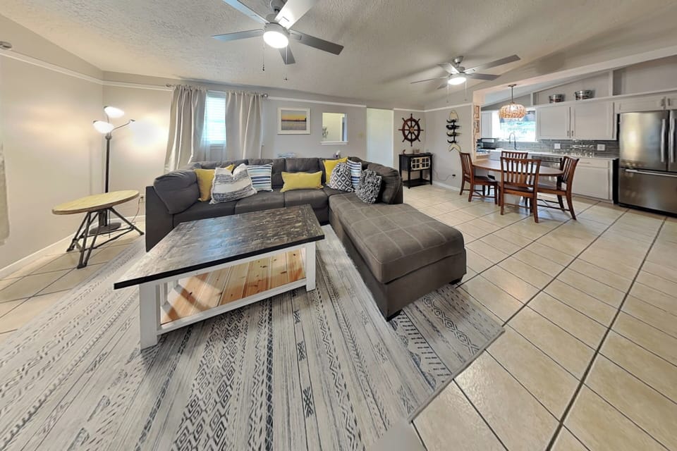 House (3 Bedrooms) | Property amenity