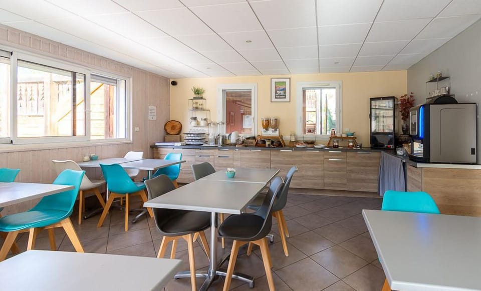 Breakfast here sets guests up for a day of skiing, hiking or mountain biking.