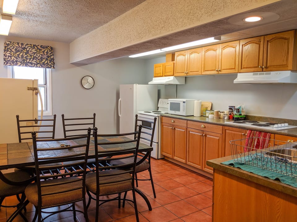 Standard Room, 1 Double Bed | Shared kitchen | Fridge, microwave