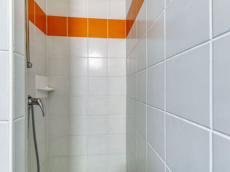 Clean shower room with separate WC, so the whole group can get ready without the wait