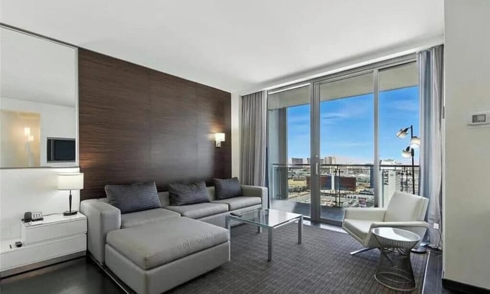 Luxury Apartment, Balcony, City View | Living area