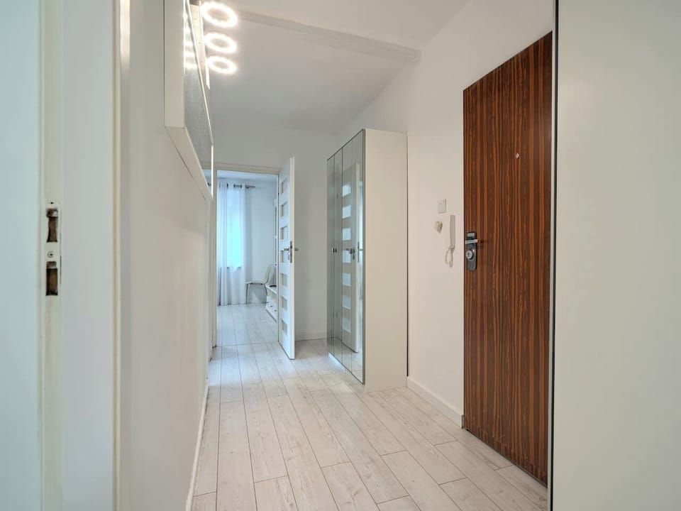 Gdańsk Apartment for 5 Guests - Great Location | Book Now with RENTUJEMY.COM