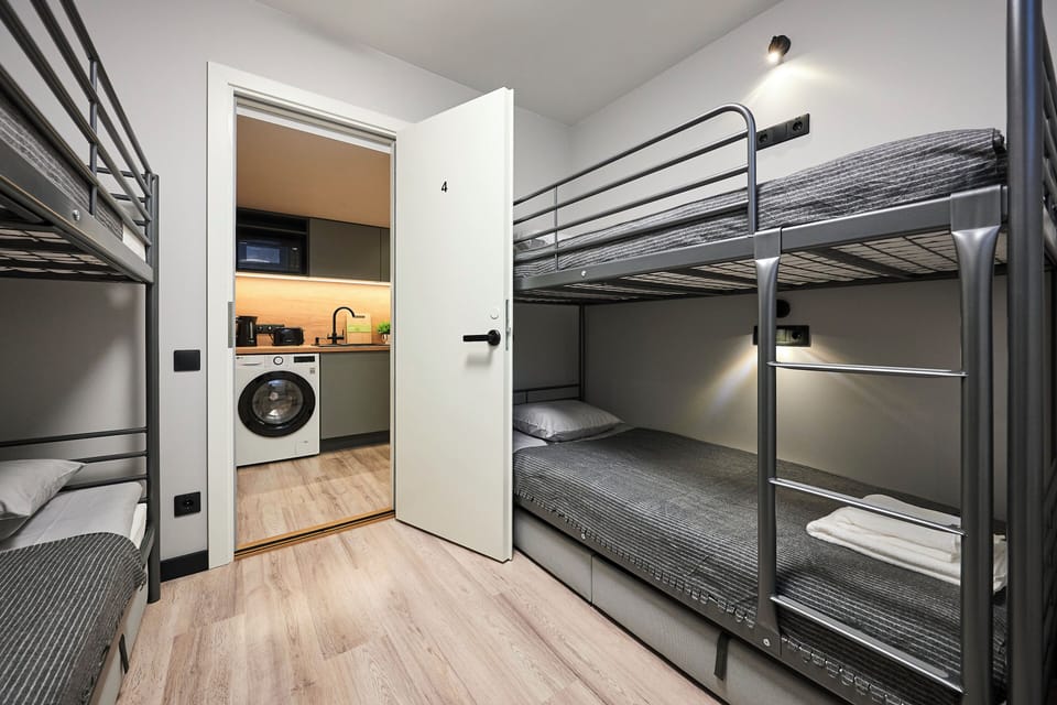Classic Shared Dormitory, Women only, Shared Bathroom | Iron/ironing board (on request), WiFi (free)