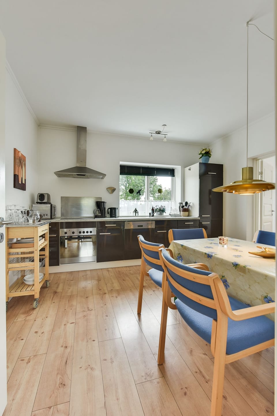 Apartment, 3 Bedrooms | Private kitchen | Fridge, microwave, oven, stovetop