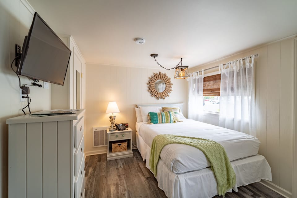 Bedroom. Interior and views may vary based on location and availability.