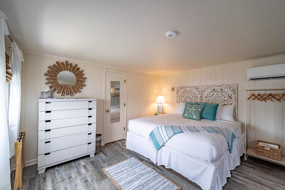Bedroom. Interior and views may vary based on location and availability.