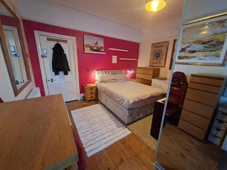 Deluxe Double Room, Garden View | In-room safe, iron/ironing board, WiFi (free)
