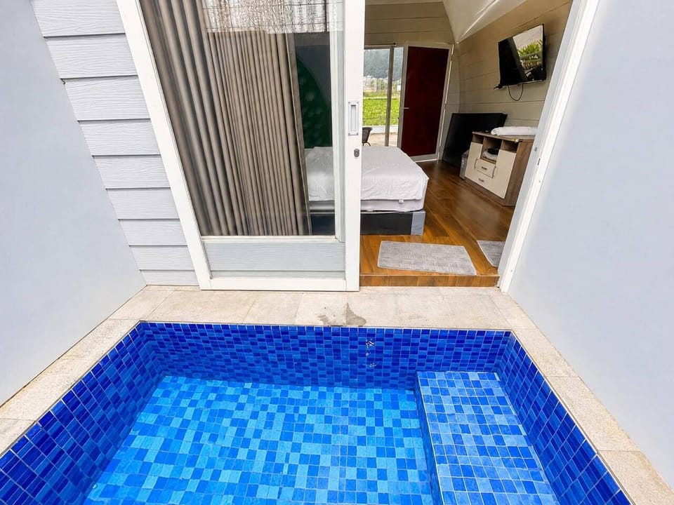 Family Cottage, Hill View | Desk, WiFi (free)