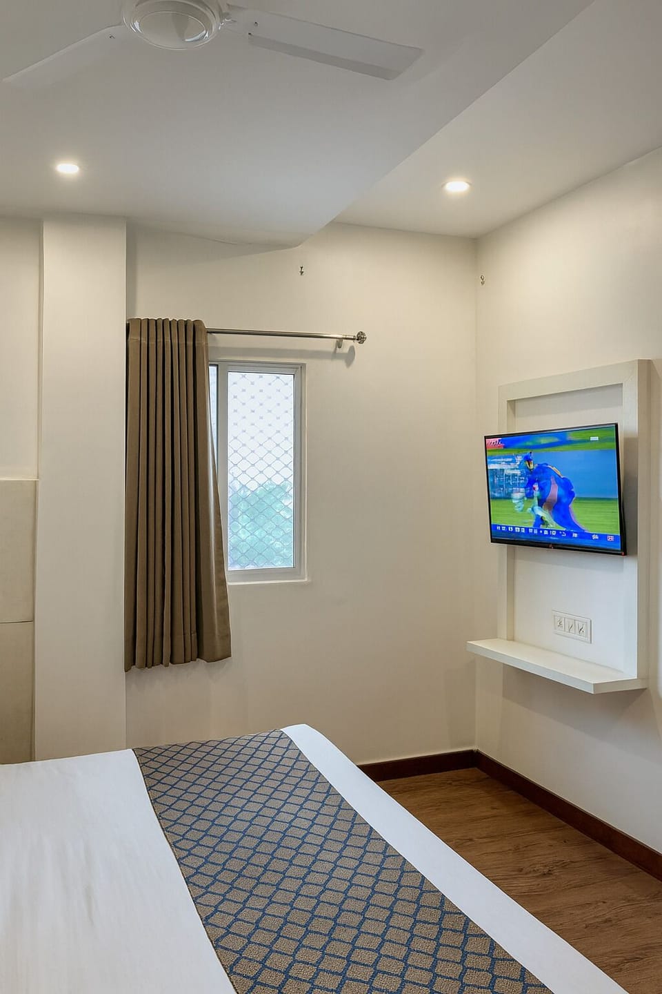 Standard Room, City View | Bed sheets