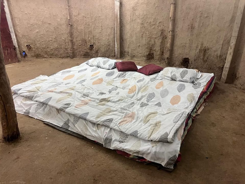 Mud House | Desk, WiFi (free), bed sheets