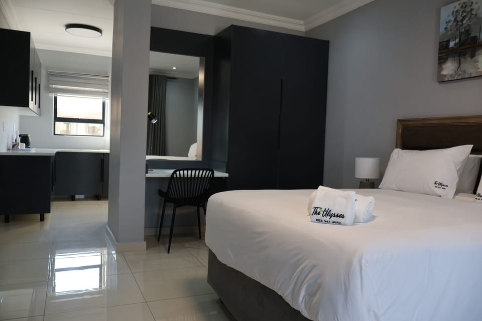 Deluxe Studio Suite, Balcony, Mountain View | Desk, laptop workspace, blackout drapes, iron/ironing board (on request)