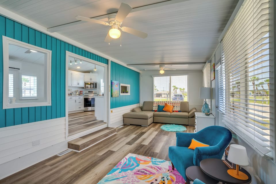 Living Room | Smart TV