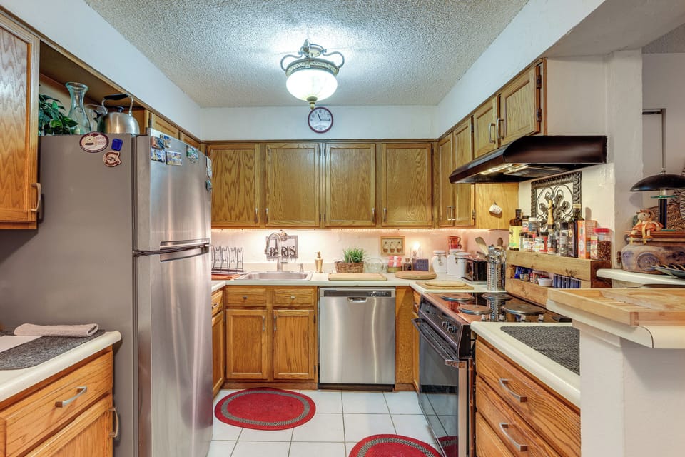 Kitchen | Single-Story Condo