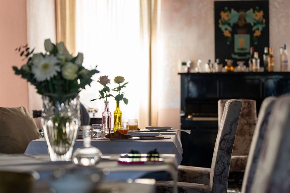 Autumn, Room Detail, Spring, Summer