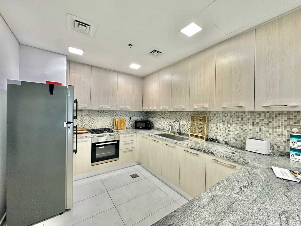 Standard Apartment, 1 Bedroom, Pets Allowed, City View | Private kitchen