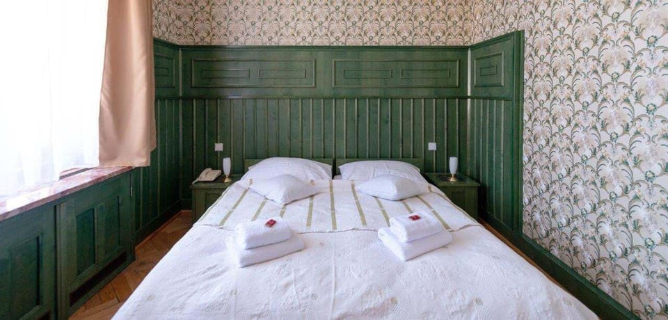 Junior Suite, 1 Bedroom, Refrigerator, City View | In-room safe, desk, blackout drapes, free WiFi