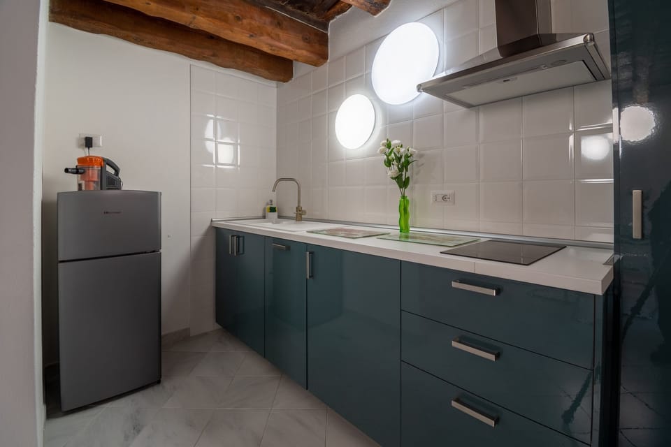 Classic Condo | Private kitchen