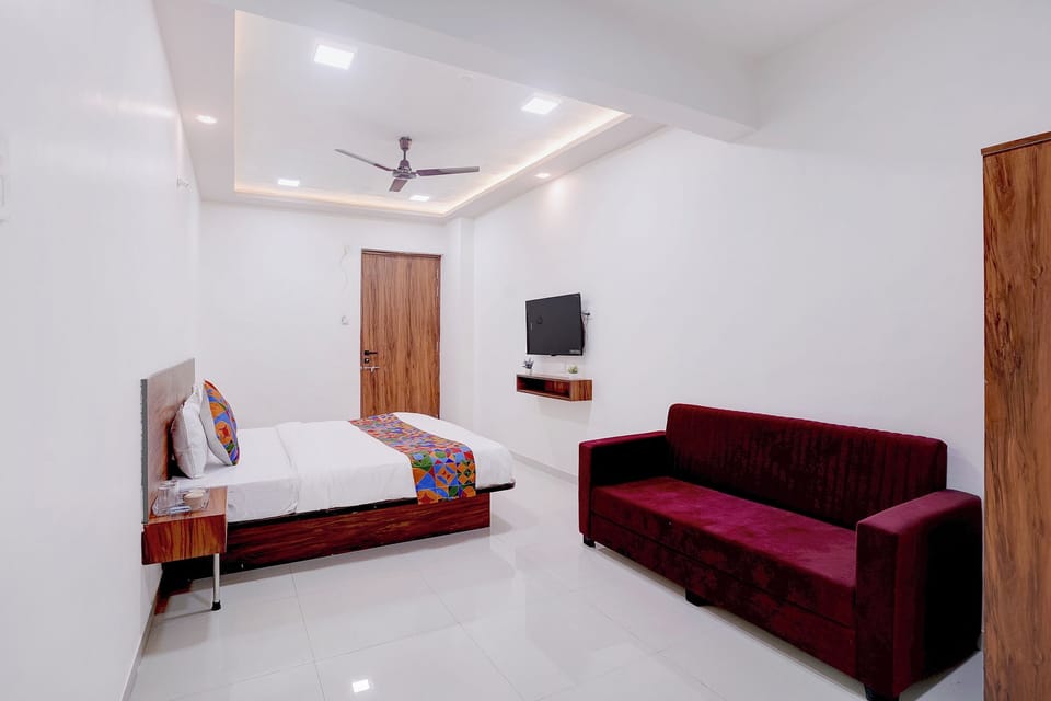 Executive Room | Egyptian cotton sheets, premium bedding, in-room safe, desk