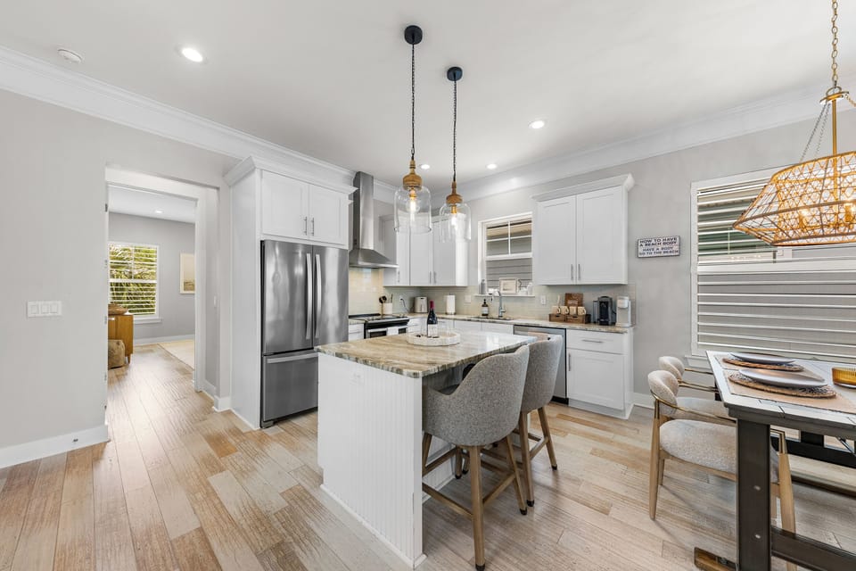 Well equipped kitchen with island seating