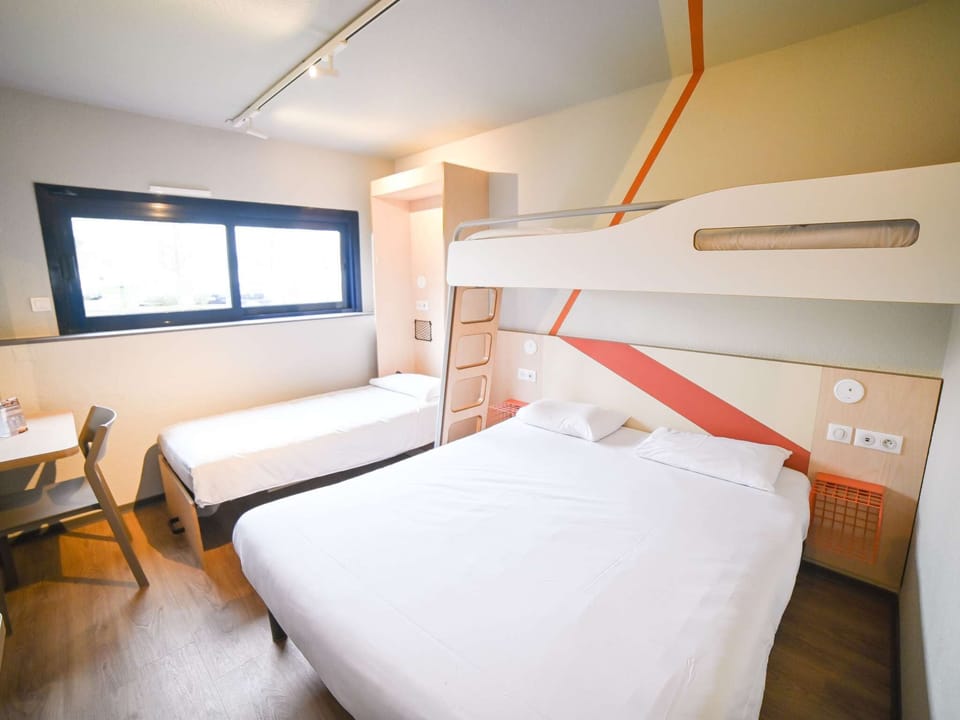 Family Room | Soundproofing, iron/ironing board (on request), WiFi (free)