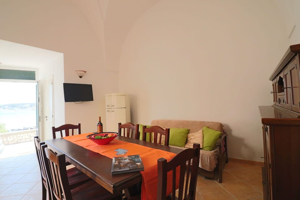 Dining Room, Main Entrance