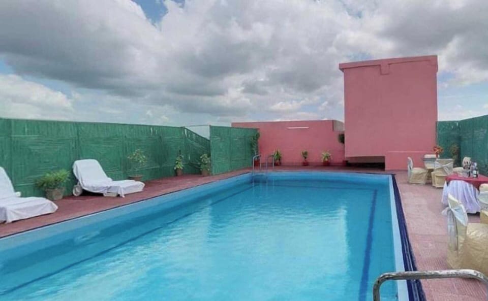 House | Pool