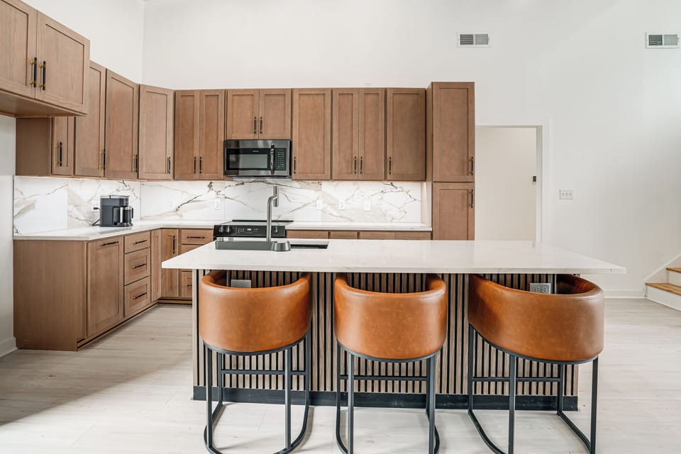 House (6 Bedrooms) | Interior