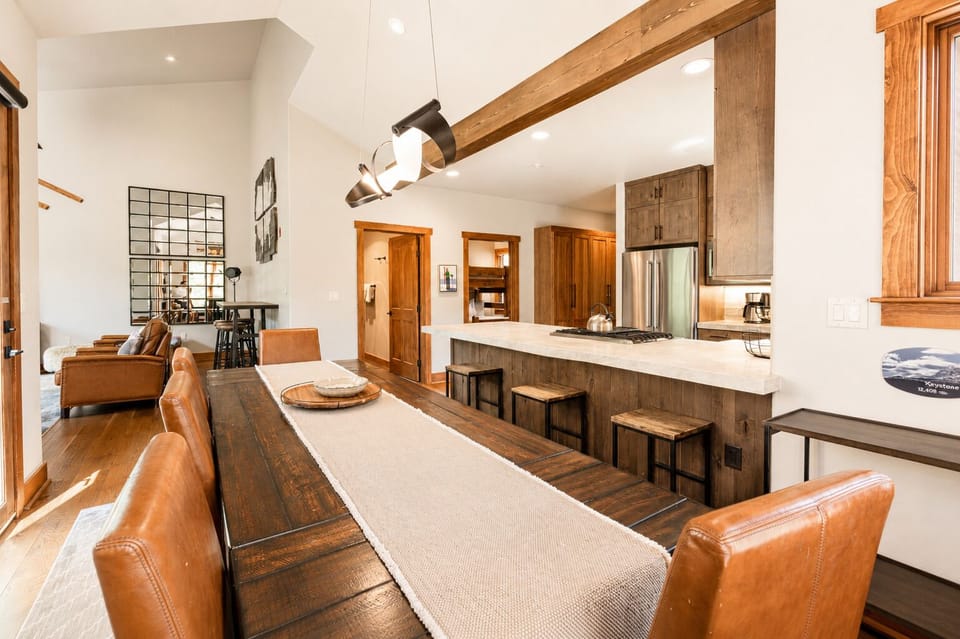Townhome, 4 Bedrooms | Dining