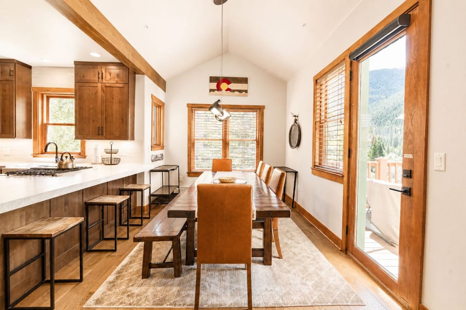 Townhome, 4 Bedrooms | Dining