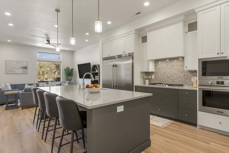 Townhome, 6 Bedrooms | Private kitchen | Coffee/tea maker, fridge, oven, toaster