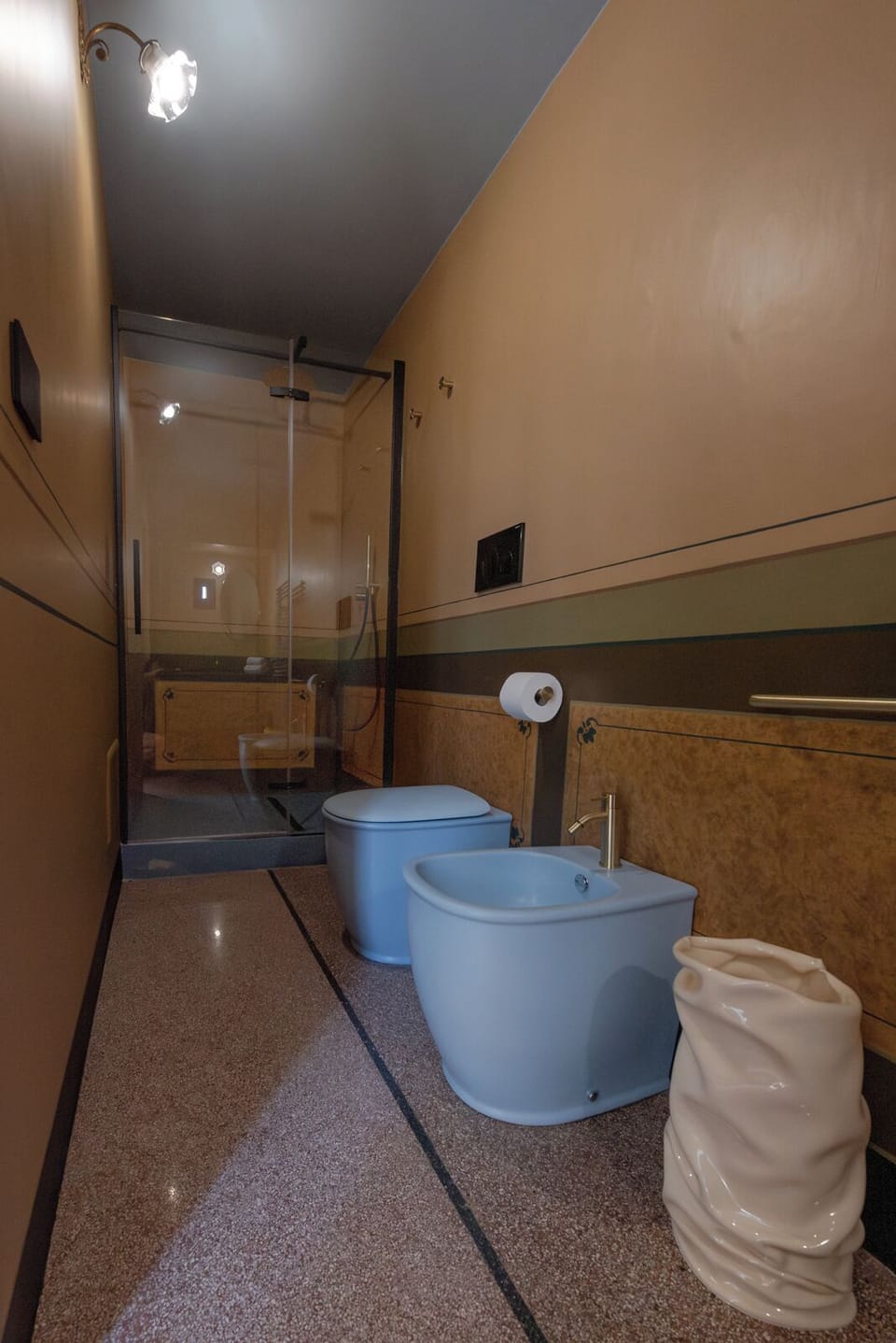 Luxury Double Room, Balcony | Bathroom | Shower, hair dryer, towels, soap