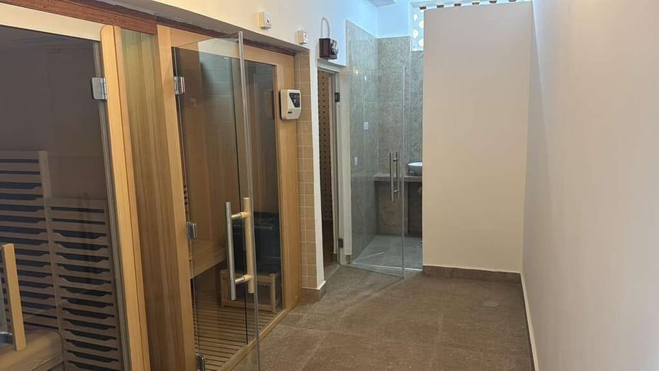Couples treatment rooms, sauna, Turkish bath, body treatments
