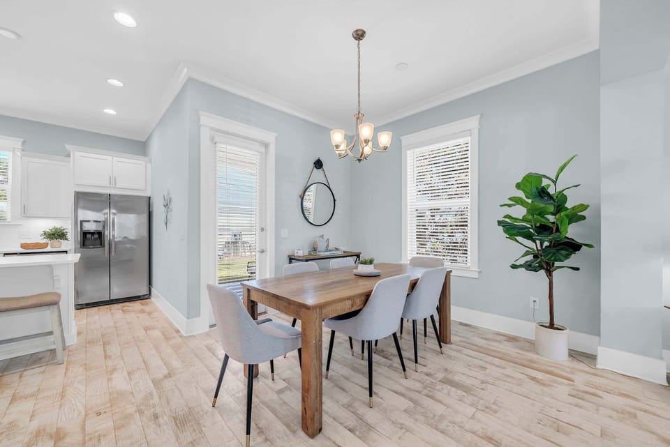 Dining room seating for 6