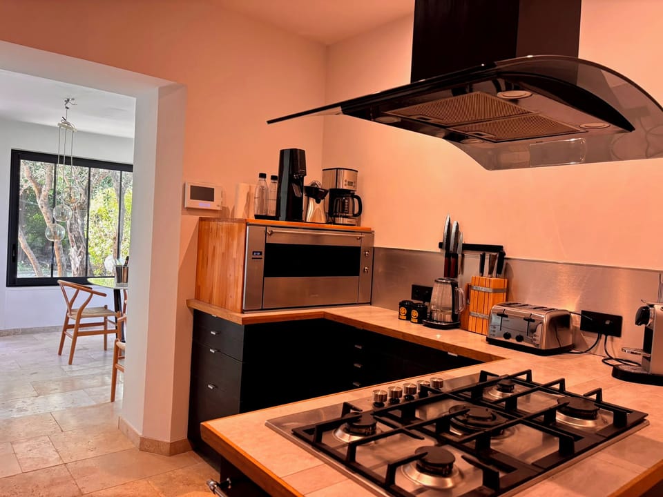 Fully equipped kitchen