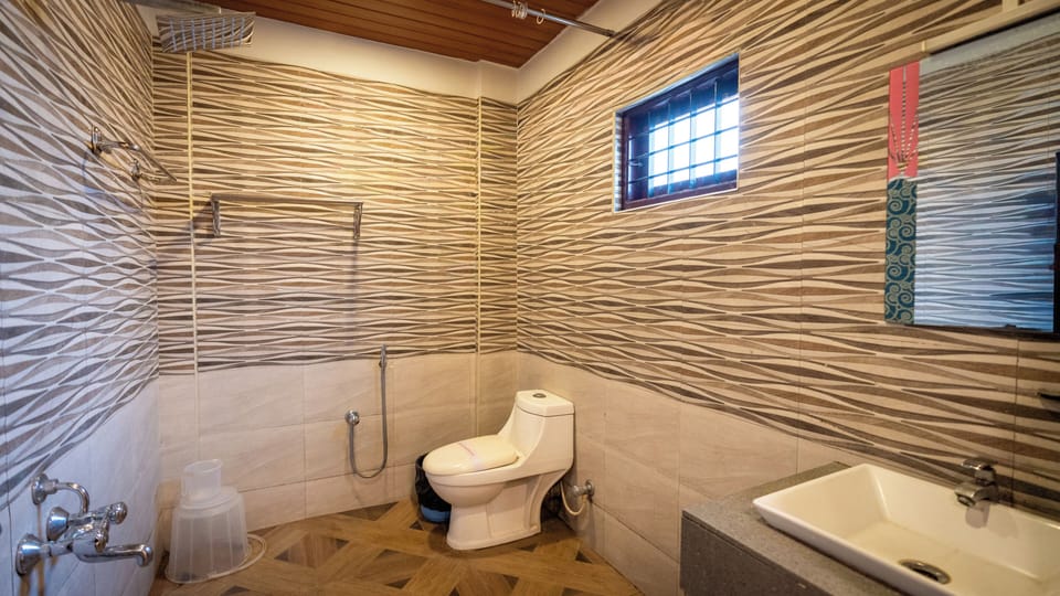 Standard Room | Bathroom | Free toiletries, hair dryer, towels, soap