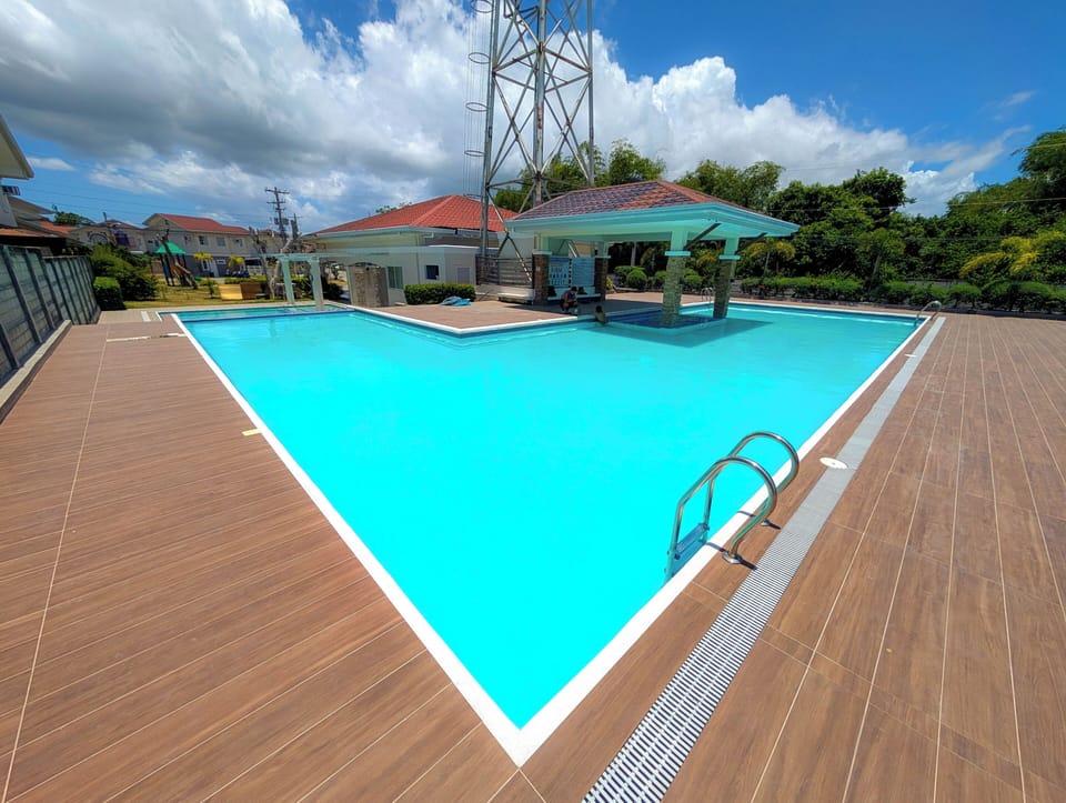 Shared access swimming pool