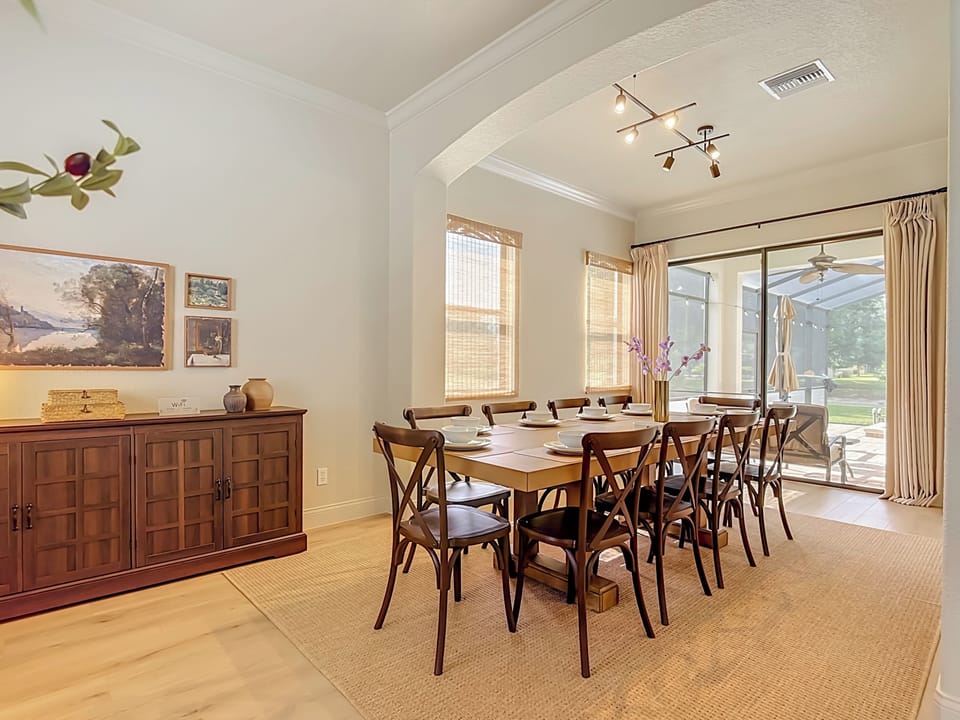 Dining table seats 10 - room for everyone at dinner