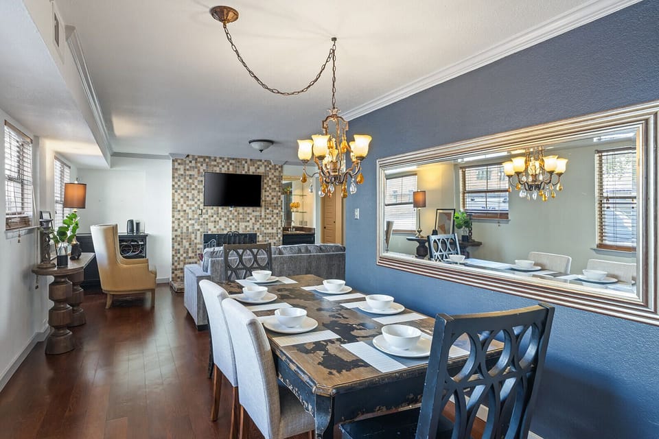 Apartment | Dining