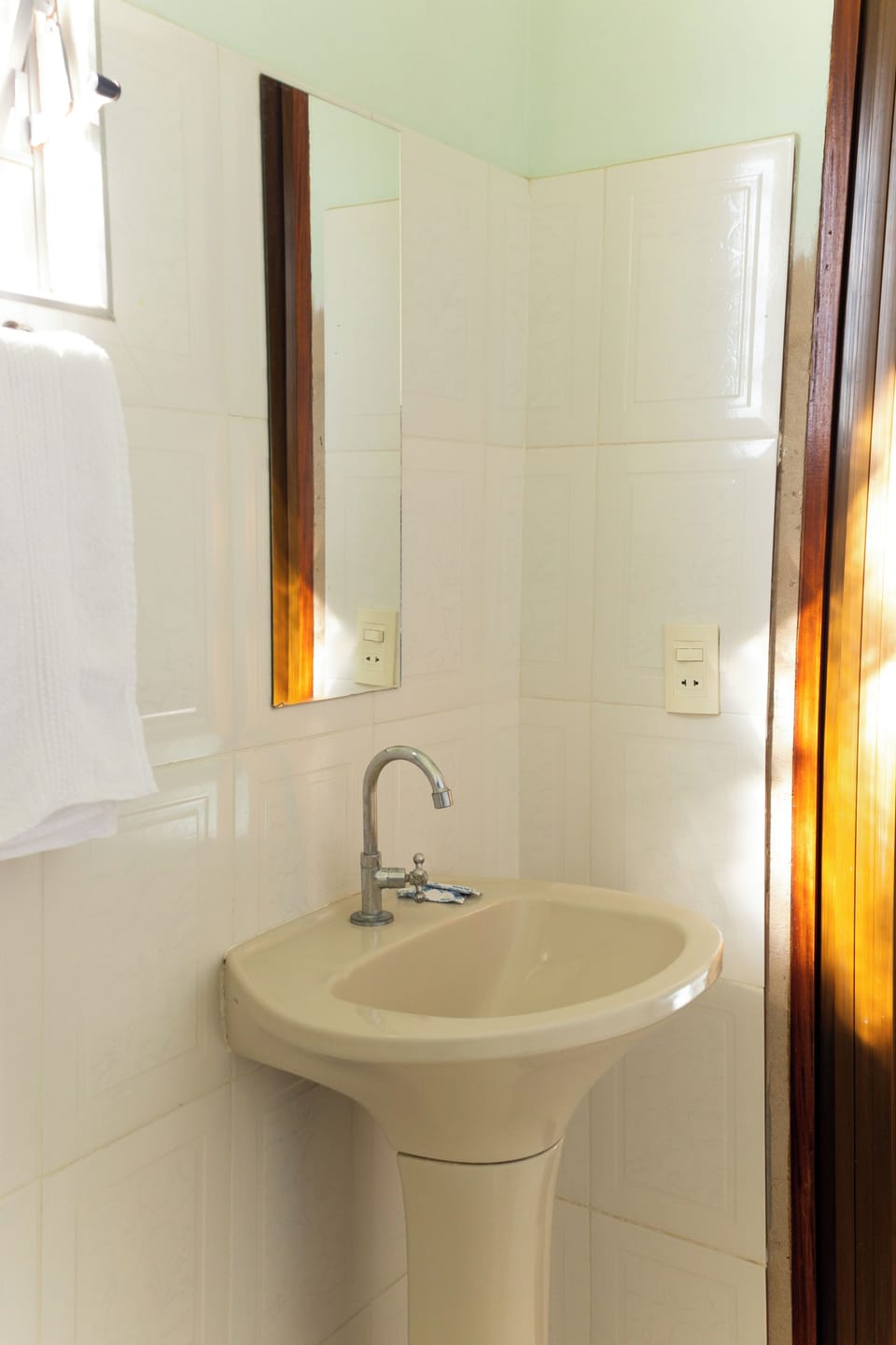 Shower, free toiletries, towels, soap