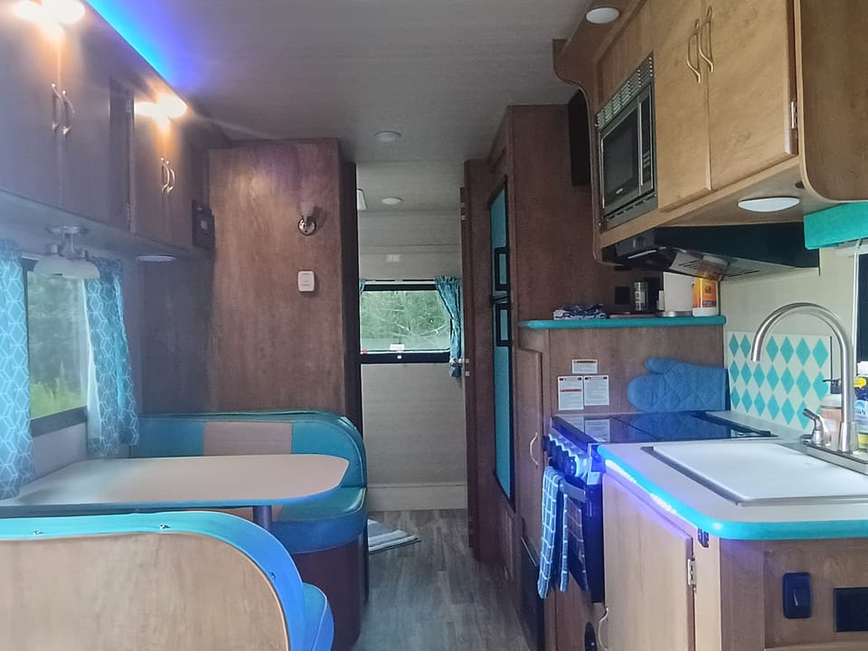 microwave, refrigerator, freezer, gas stove, oven, sink