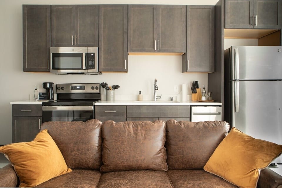 Morning coffee or a home-cooked dinner—everything you need is right at your fingertips.
