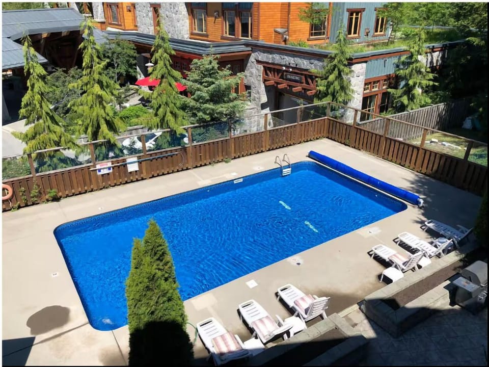 Complex heated pool