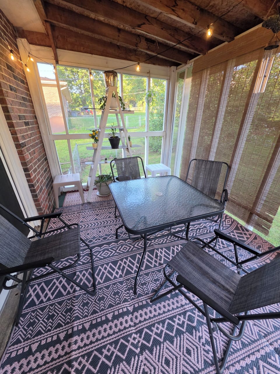 screened-in porch